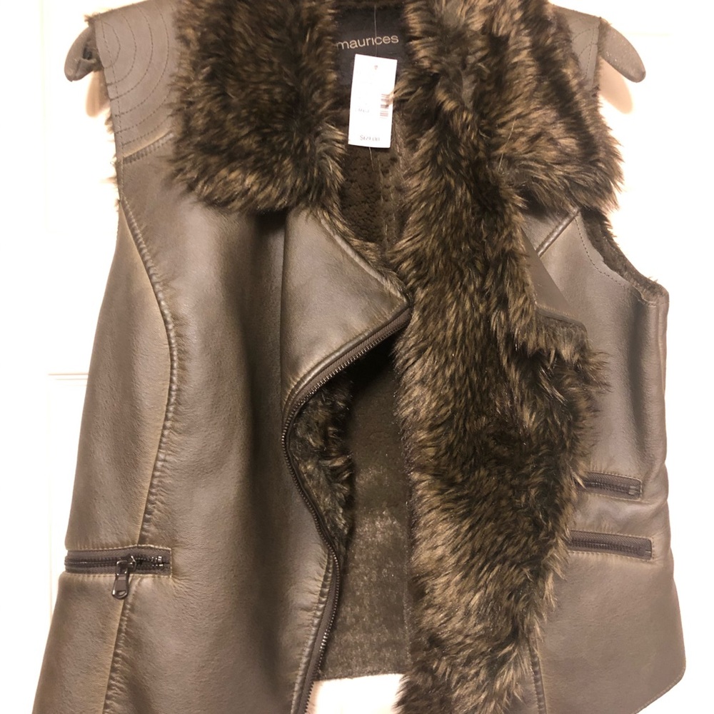 Vest with fur.